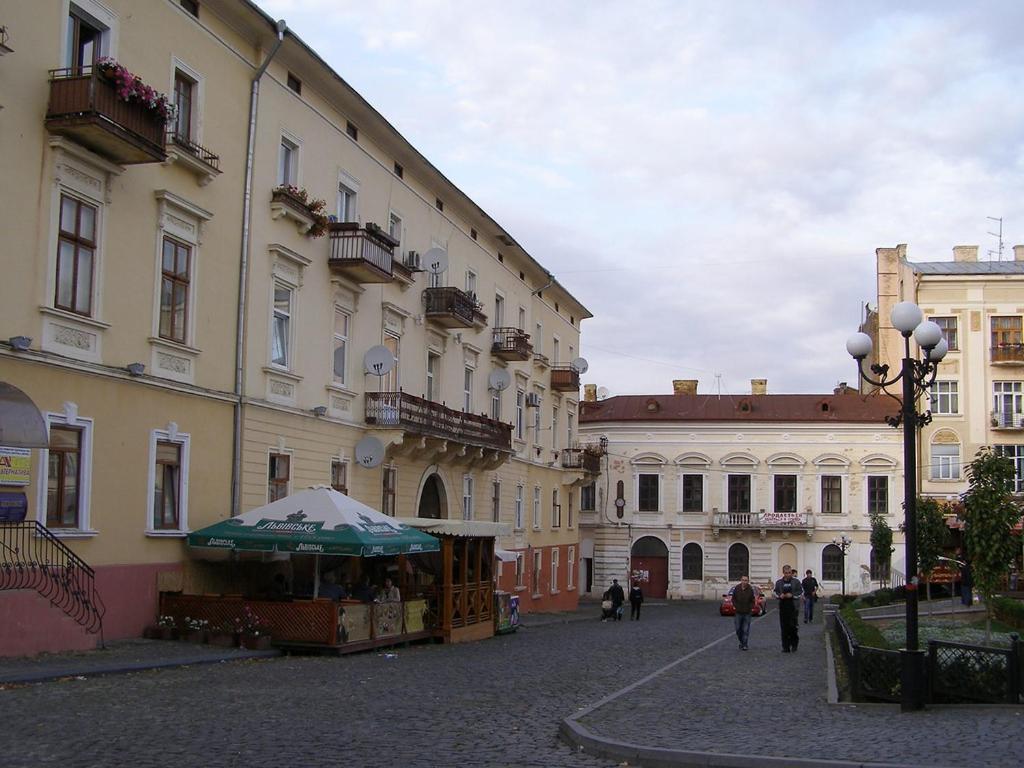 Apart Club Tolstogo Czernowitz Exterior foto